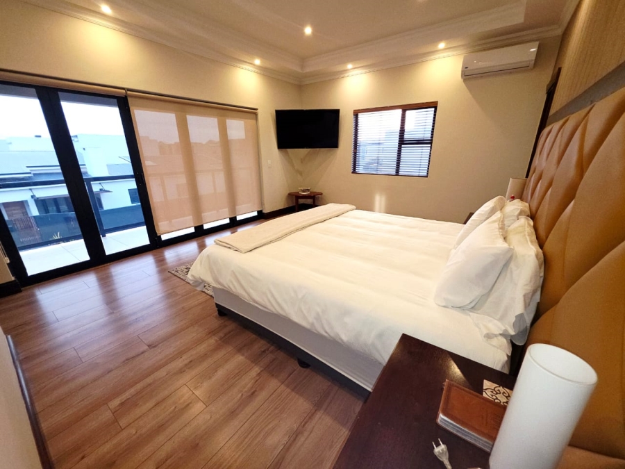 6 Bedroom Property for Sale in Sandown Western Cape